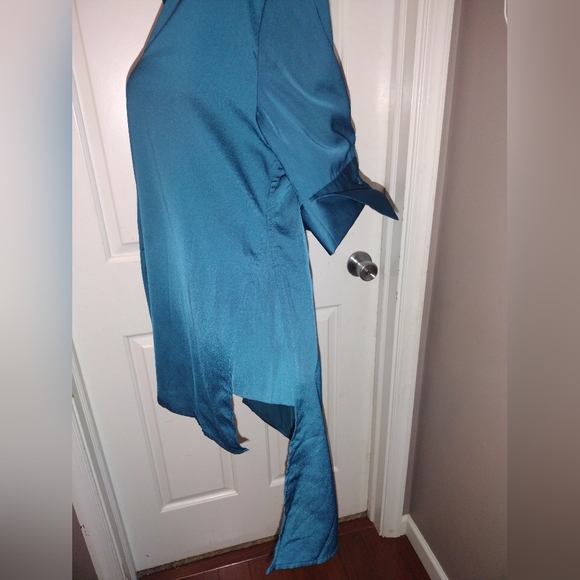 Who What Wear Deep Blue Button Up Blouse Sz XL - Picture 3 of 9